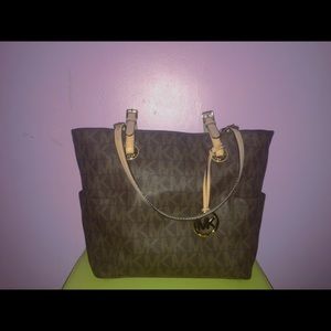 Michael Kors Signature Jet Set Tote